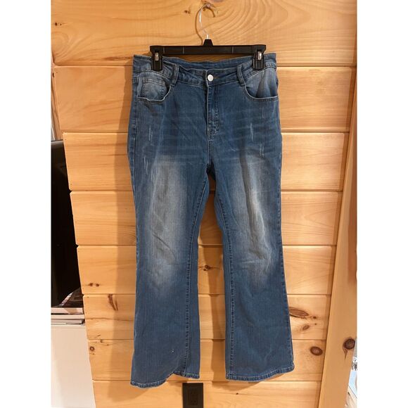 Bootcut Jean - Picture 1 of 4